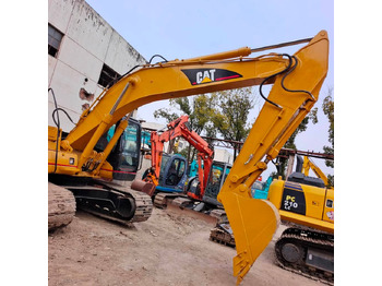 Kāpurķēžu ekskavators CATERPILLAR 320CL