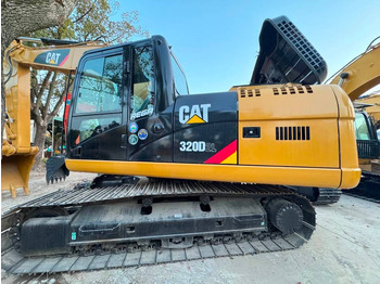 Kāpurķēžu ekskavators CATERPILLAR 320D
