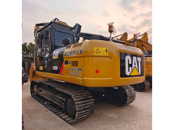 Kāpurķēžu ekskavators CATERPILLAR 320D