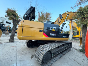 Kāpurķēžu ekskavators CATERPILLAR 320D