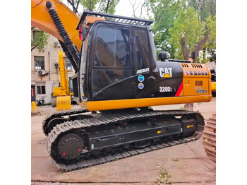 Kāpurķēžu ekskavators CATERPILLAR 320D2
