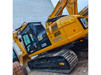 Kāpurķēžu ekskavators CATERPILLAR 323D