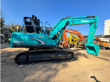Kāpurķēžu ekskavators KOBELCO