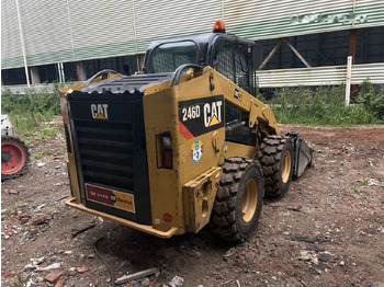 Kompaktiekrāvējs Caterpillar 246D: foto 3