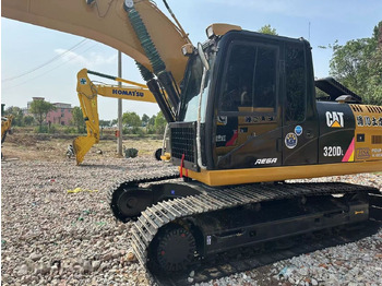 Kāpurķēžu ekskavators CATERPILLAR 320D