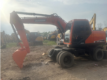 Riteņu ekskavators DOOSAN DX150W