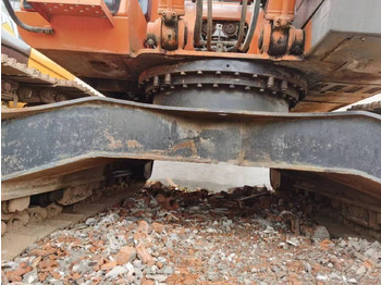 Kāpurķēžu ekskavators HITACHI ZX270