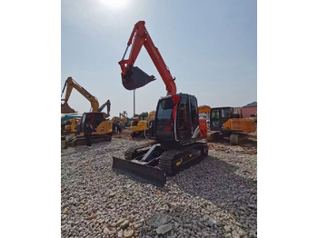 Kāpurķēžu ekskavators HITACHI ZX70