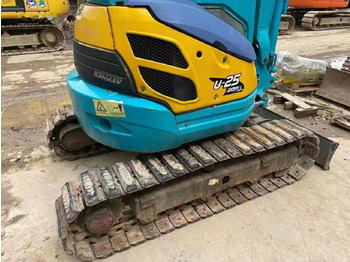 Mini-ekskavators KUBOTA U25