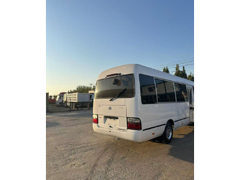 Piepilsētas autobuss Toyota Coaster: foto 3