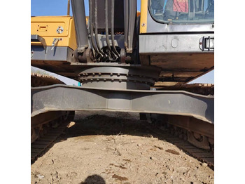 Kāpurķēžu ekskavators VOLVO EC210BLC
