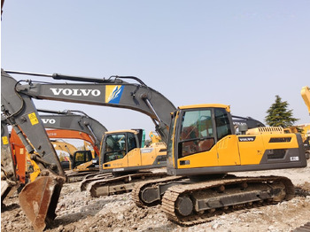 Kāpurķēžu ekskavators VOLVO EC220