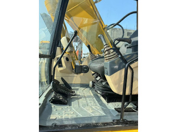 Kāpurķēžu ekskavators CAT 320CL: foto 4