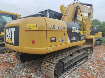 Kāpurķēžu ekskavators CATERPILLAR 320D