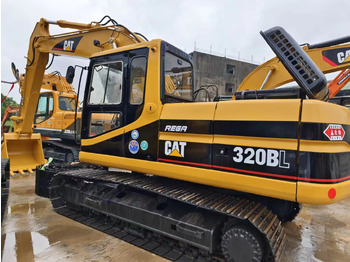 Kāpurķēžu ekskavators CATERPILLAR 320BL