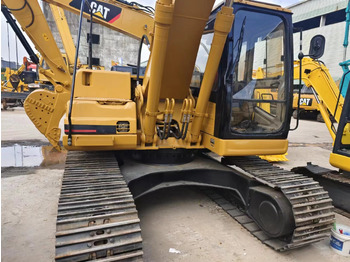 Kāpurķēžu ekskavators CATERPILLAR 320BL: foto 2
