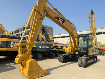 Kāpurķēžu ekskavators CATERPILLAR 320CL