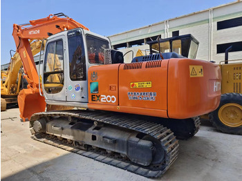 Kāpurķēžu ekskavators HITACHI EX200