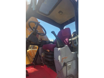 Riteņu ekskavators HYUNDAI ROBEX 210W-9: foto 3