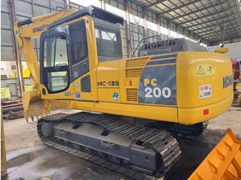 Kāpurķēžu ekskavators KOMATSU PC200-8
