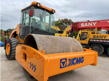Ceļu veltnis XCMG XS143J