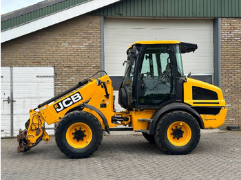 Teleskopiskais riteņu iekrāvējs JCB TM220
