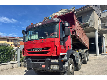Kravas automašīna pašizgāzējs IVECO Trakker