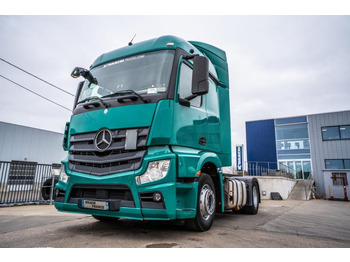Vilcējs MERCEDES-BENZ Actros 1845