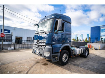 Vilcējs MERCEDES-BENZ Actros 1843