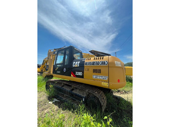 Kāpurķēžu ekskavators CATERPILLAR 320D