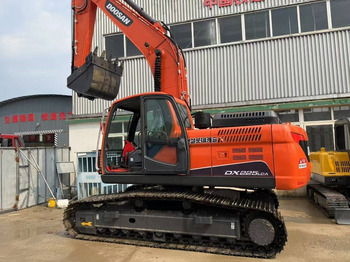 Kāpurķēžu ekskavators DOOSAN DX225LCA