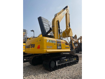 Kāpurķēžu ekskavators KOMATSU PC200