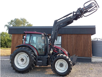 Traktors VALTRA