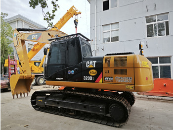 Kāpurķēžu ekskavators CATERPILLAR 320D2