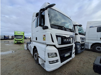 Vilcējs MAN TGX