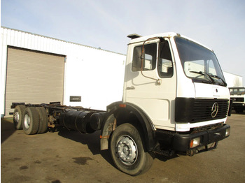 Šasija kravas automašīna Mercedes-Benz 2233 , V8, Bi Turbo , ZF Manual , 6x2: foto 4