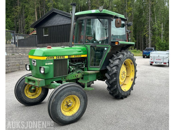 Traktors JOHN DEERE 2040