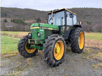Traktors JOHN DEERE 1640