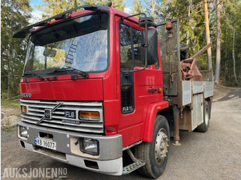 Kravas auto ar manipulatoru VOLVO FL