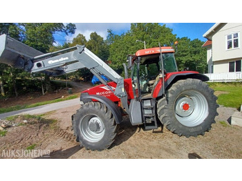 Traktors McCORMICK