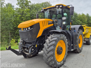 Traktors JCB
