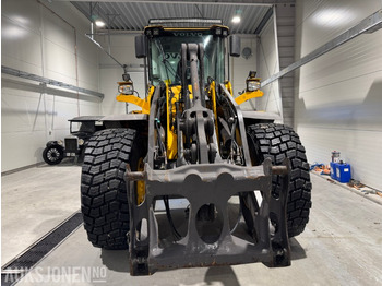 Riteņu iekrāvējs VOLVO L120F HJULLASTER MED SKUFFE, SENTRALSMØRING OG 2 SETT HJUL: foto 3