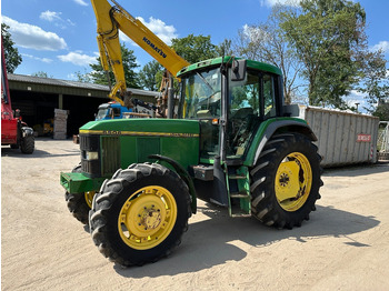Traktors JOHN DEERE