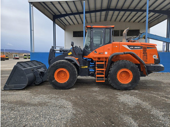 Riteņu iekrāvējs DOOSAN DL300