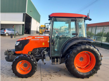 Traktors KUBOTA