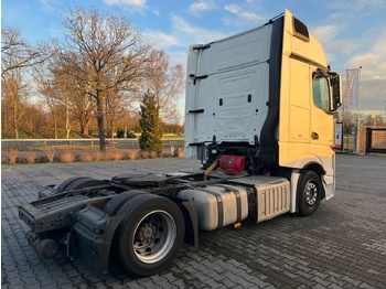 Vilcējs Mercedes-Benz Actros 1842 MP4: foto 3