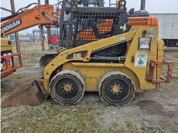 Kompaktiekrāvējs CATERPILLAR 216B3