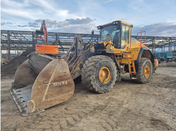 Riteņu iekrāvējs VOLVO L180H
