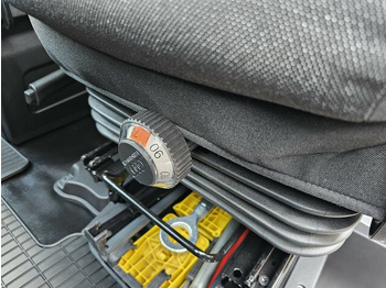 Jaunā Kravas mikroautobuss, Kravas-pasažieru furgons IVECO Daily 35S18HA8V DOKA Hi-Matic 12m³ 2xSchiebetür...: foto 4