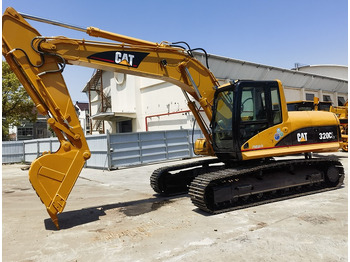 Kāpurķēžu ekskavators CATERPILLAR 320CL